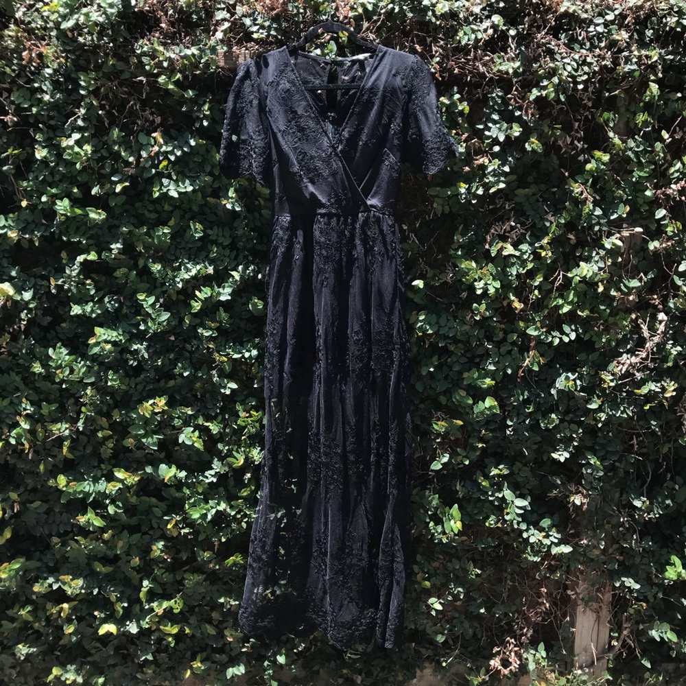 ⚡️BEAUTIFUL⚡️ Black Lace Formal Gown - Picture 2 of 5